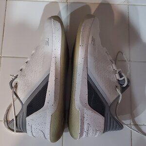 Under Armour Curry 3 White And Gray Low Athletic Sneakers 6.5 youth Basketball U